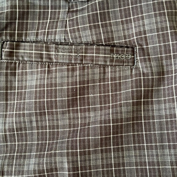 Men’s Izod golf shorts. Excellent condition. - Picture 5 of 5
